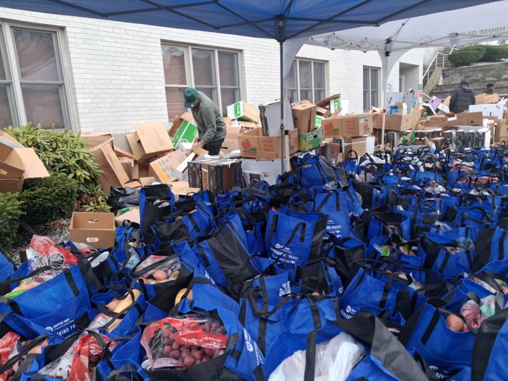 united-way-and-dwelling-house-of-hope-provide-thanksgiving-meals