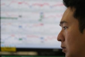 wall-street-declines-set-for-first-weekly-loss-in-four-weeks