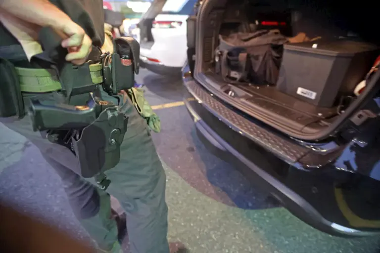 white-house-press-secretary-s-family-ties-to-ice-arrest-revealed