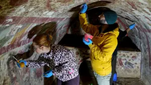 archaeologists-unearth-3rd-century-good-shepherd-fresco-in-turkey