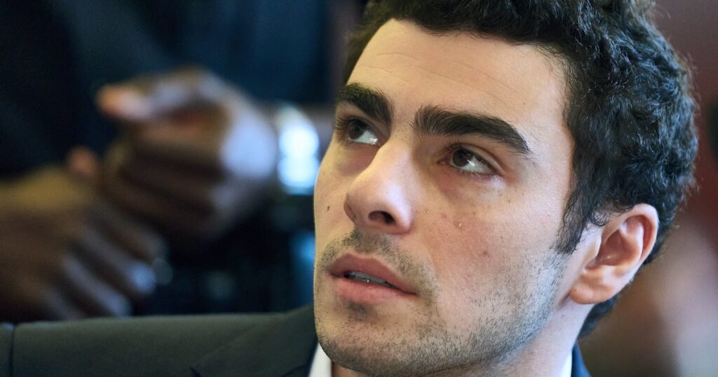 attorney-general-pam-bondi-urged-to-recuse-in-murder-case