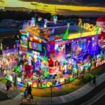 australian-family-s-iconic-christmas-lights-return-draws-crowds