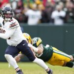 bears-caleb-williams-aims-for-historic-win-at-lambeau-field