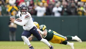 bears-caleb-williams-aims-for-historic-win-at-lambeau-field