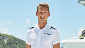 below-deck-s-fraser-olender-rushed-to-hospital-for-vape-poisoning