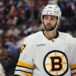 bruins-kastelic-sparks-fight-as-senators-lead-6-2-in-boston