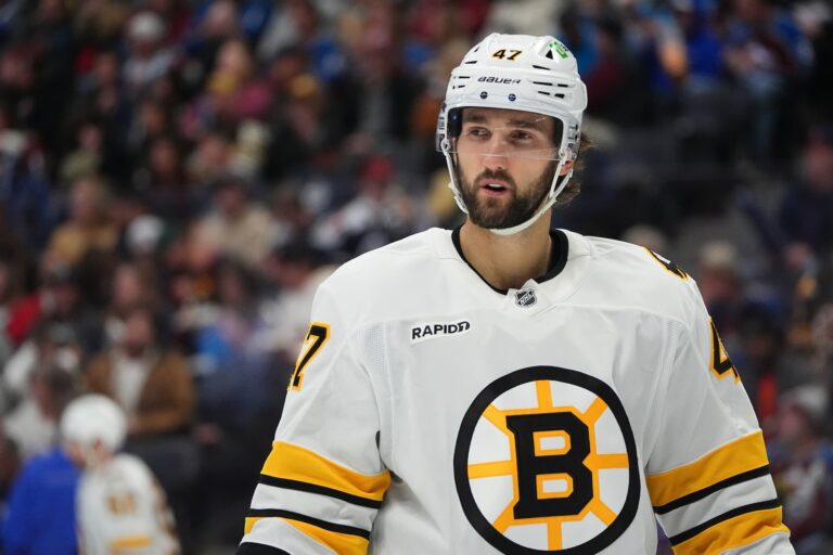 bruins-kastelic-sparks-fight-as-senators-lead-6-2-in-boston