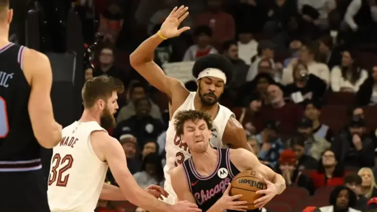 cavaliers-late-collapse-against-bulls-highlights-team-struggles