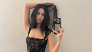 cindy-kimberly-s-flirty-lace-minidress-sparks-140-000-likes