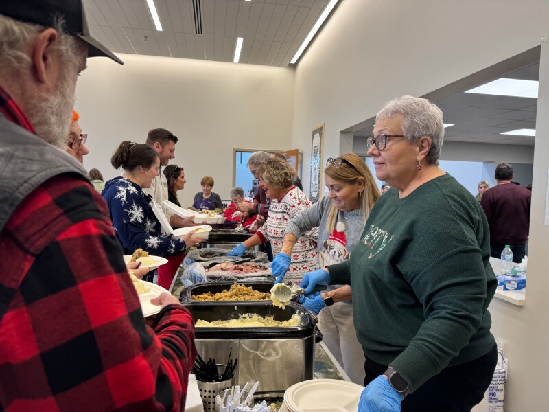 community-christmas-dinner-serves-603-meals-at-victory-lutheran