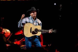 cumulus-media-launches-country-legends-texas-classics-in-dallas