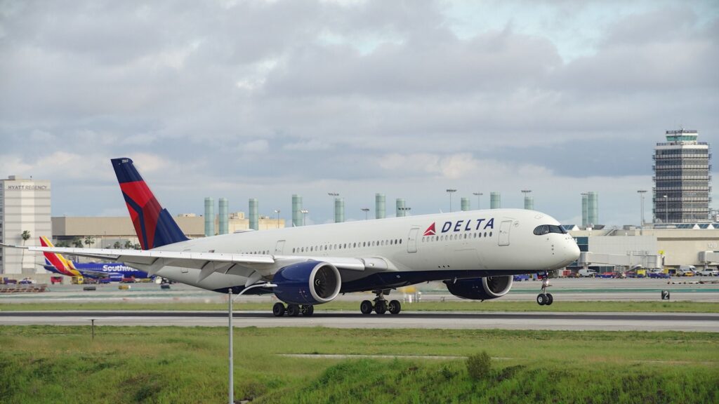 delta-flight-diverts-to-tokyo-after-hydraulic-emergency