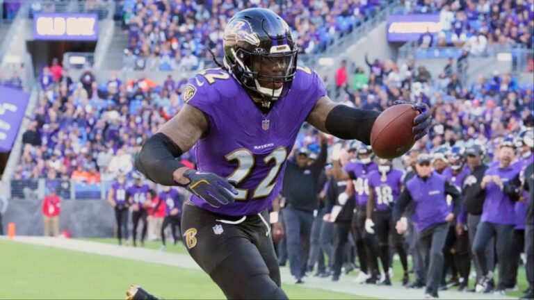 derrick-henry-dominates-as-ravens-keep-playoff-hopes-alive