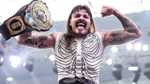 dominik-mysterio-faces-shoulder-injury-after-aaa-guerra-de-titanes