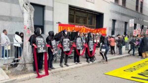 dozens-block-ice-headquarters-in-san-francisco-during-protest