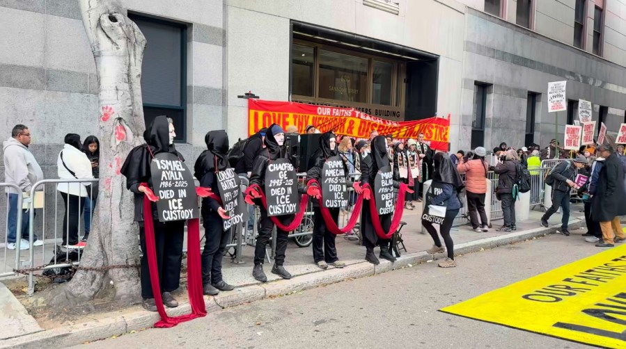 dozens-block-ice-headquarters-in-san-francisco-during-protest
