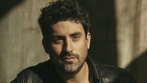 ed-weeks-cast-as-lead-in-cbs-vampire-comedy-pilot-eternally-yours-