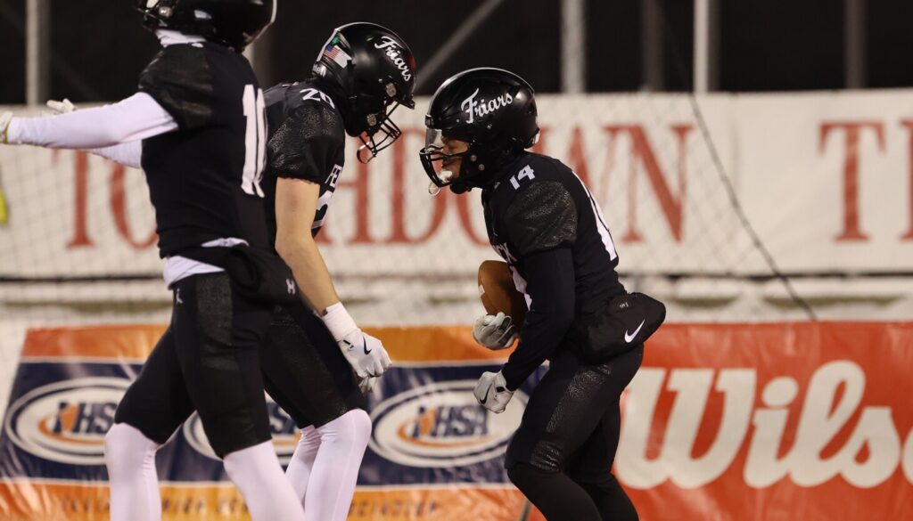 fenwick-stuns-east-st-louis-with-38-28-state-title-victory