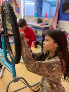 fifth-graders-build-bikes-for-local-kids-in-holiday-donation-drive