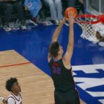 florida-s-olivier-rioux-dunks-for-first-field-goal-in-102-61-win