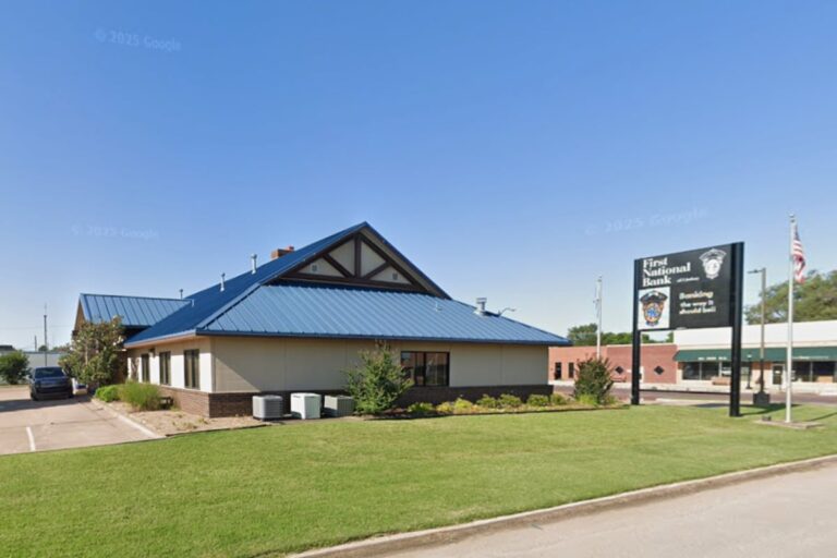 former-bank-president-faces-indictment-for-fraud-charges