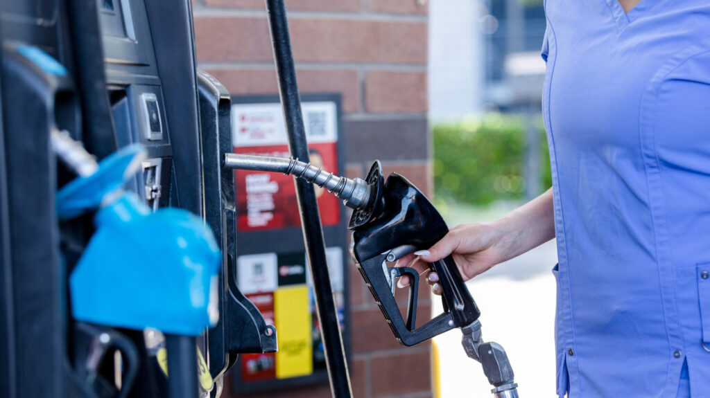 gas-prices-plummet-across-the-u-s-amid-global-dynamics