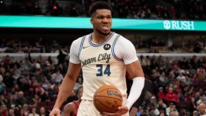 giannis-antetokounmpo-s-late-dunk-sparks-near-brawl-with-bulls