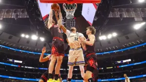 giannis-antetokounmpo-shines-as-bucks-defeat-bulls-112-103