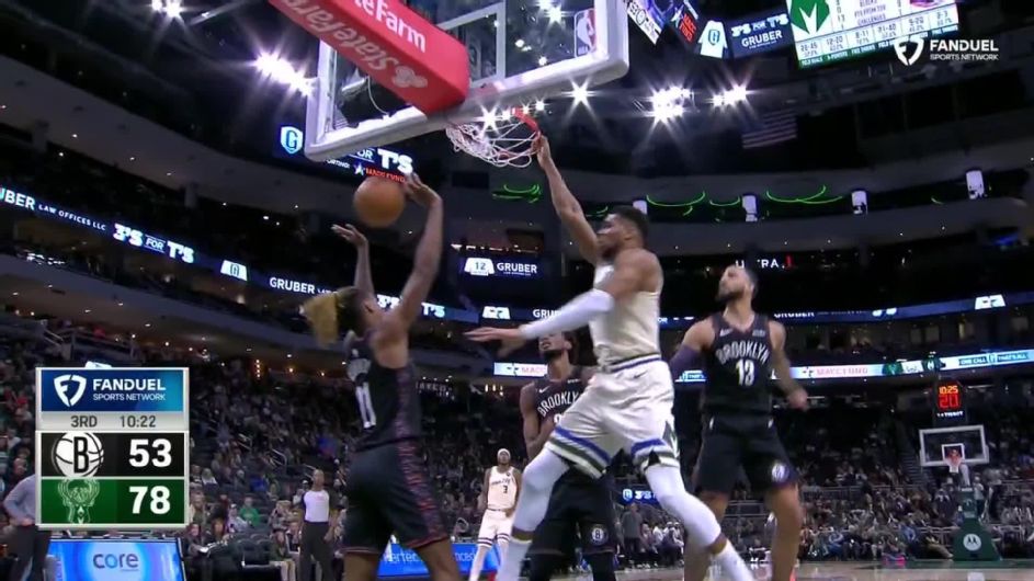 giannis-antetokounmpo-weighs-future-with-bucks-ahead-of-trade-deadline