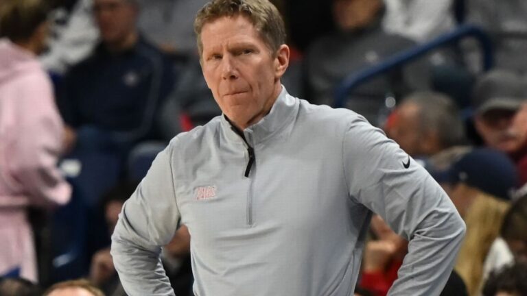 gonzaga-s-mark-few-hits-milestone-with-750th-win-against-north-florida