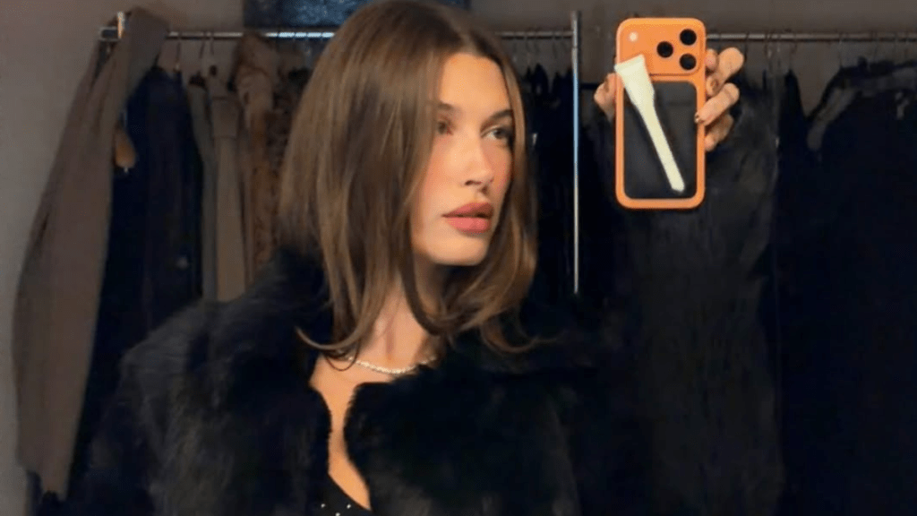 hailey-bieber-flaunts-toned-abs-in-mini-shorts-sparks-inspiration