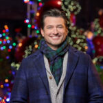 holiday-lights-delight-hallmark-s-ready-set-glow-premieres-now