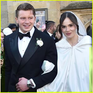 holly-ramsay-and-adam-peaty-tie-the-knot-in-lavish-ceremony