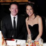 hugh-jackman-shields-sutton-foster-from-ryan-reynolds-snobbery