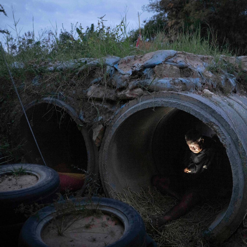 hundreds-of-thousands-flee-renewed-violence-on-thailand-cambodia-border