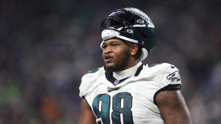 jalen-carter-out-for-chargers-game-eagles-face-major-setback