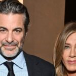 jennifer-aniston-and-jim-curtis-celebrate-first-christmas-together