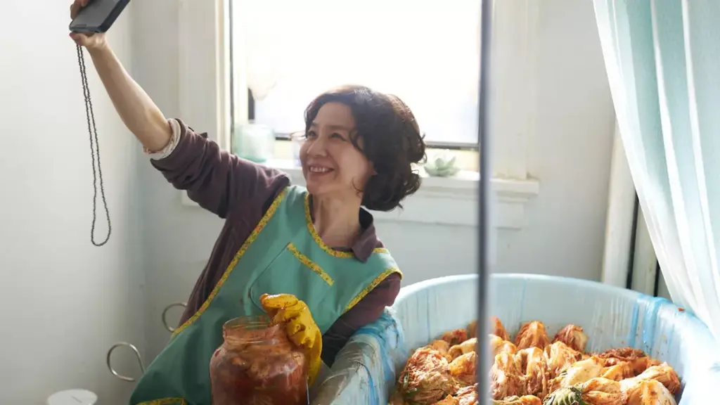 johnny-ma-s-the-mother-and-the-bear-explores-family-bonds-in-comedy