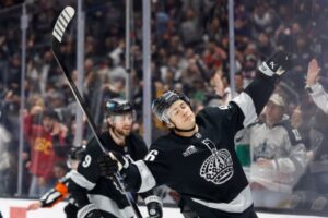 kings-dominate-blackhawks-with-6-0-victory-at-home