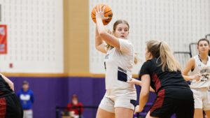 kylee-beam-scores-25-leading-howell-to-58-37-win-over-middletown-north