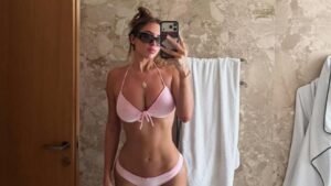 kylie-jenner-s-bff-anastasia-stuns-in-tiny-bikini-beach-photos