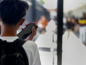 massachusetts-parents-back-school-cellphone-ban-66-support-confirmed