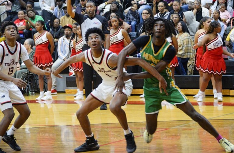 monroe-surges-past-lee-county-60-54-in-thrilling-rivalry-clash