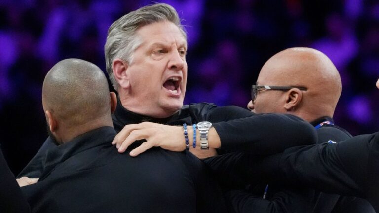nba-fines-timberwolves-coach-chris-finch-35k-after-ejection