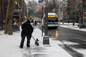 new-york-s-christmas-dream-of-snow-dims-as-forecast-confirms-dry-holiday