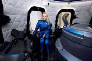 paraplegic-engineer-soars-to-space-making-history-today