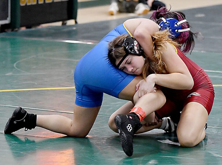 pcm-girls-wrestling-team-splits-duals-at-woodward-granger-tournament