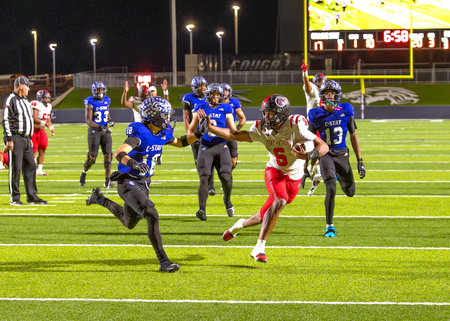 port-arthur-titans-dominate-college-station-cougars-45-24-in-playoffs