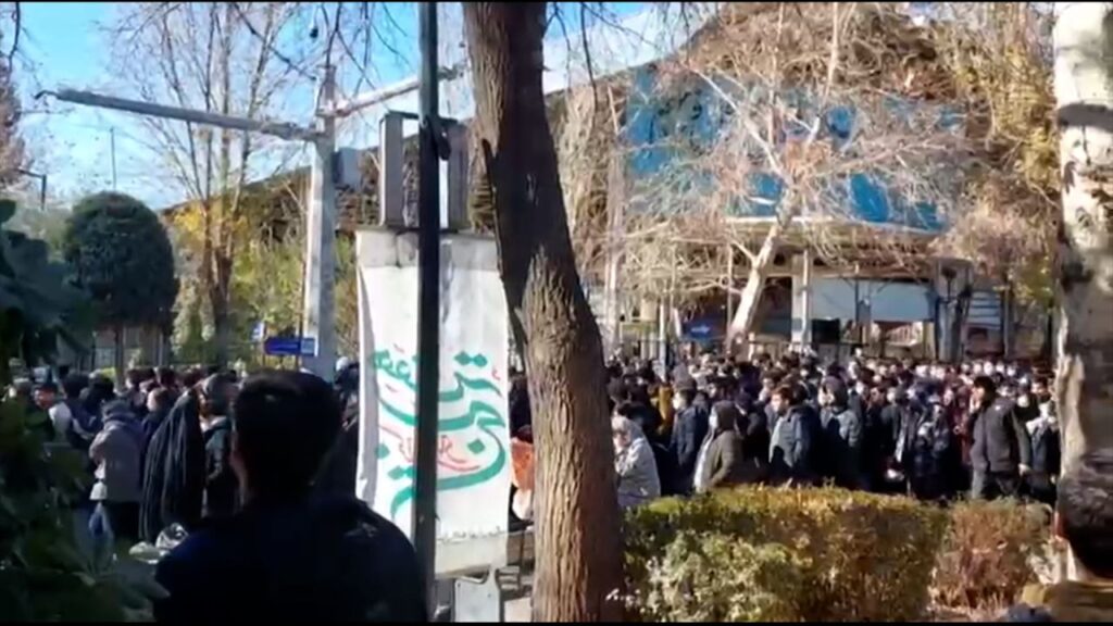 protests-erupt-in-iran-as-currency-plummets-to-record-low