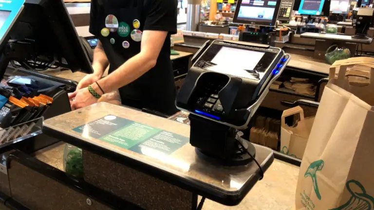 rhode-island-grocery-stores-confirm-early-closures-on-christmas-eve